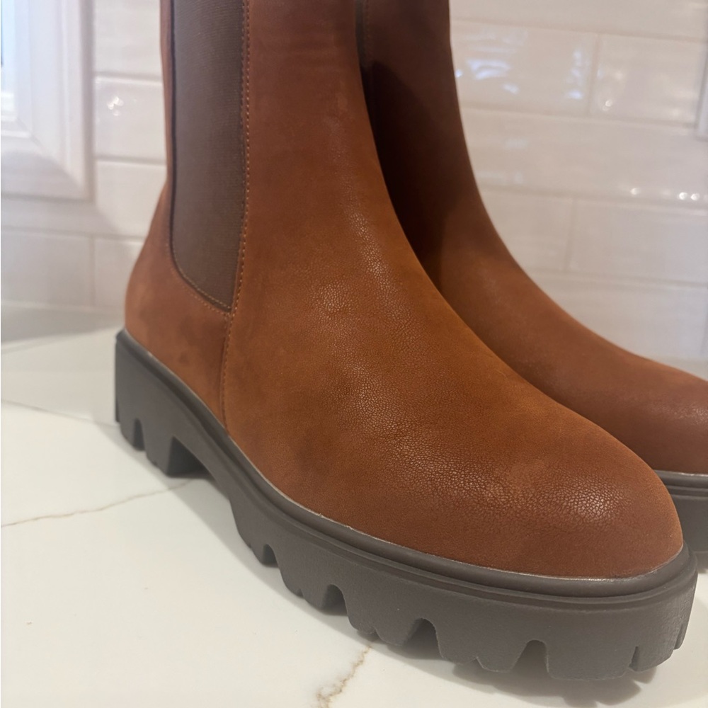Journee Ivette Brown Leather Boots size 9.5 BRAND NEW with comfort foam